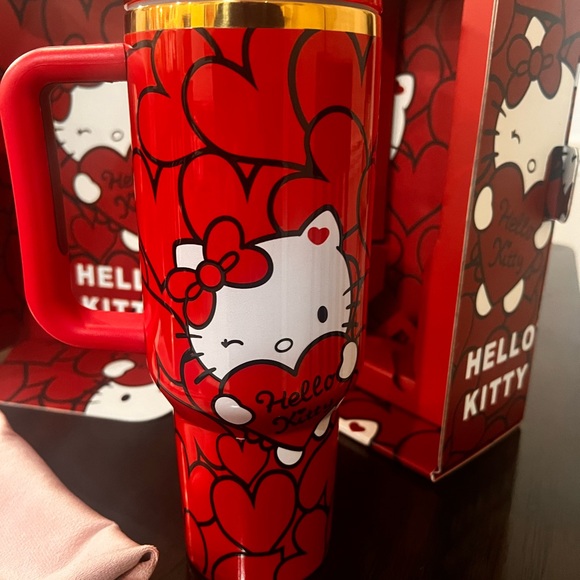 Quencher H2.0 Hello Kitty Red Tumbler - Picture 4 of 7